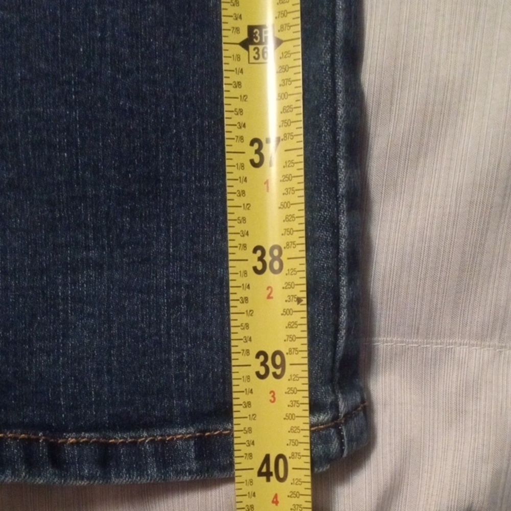Blue Straight Leg Jeans with Classic Denim Style - Picture 4 of 10